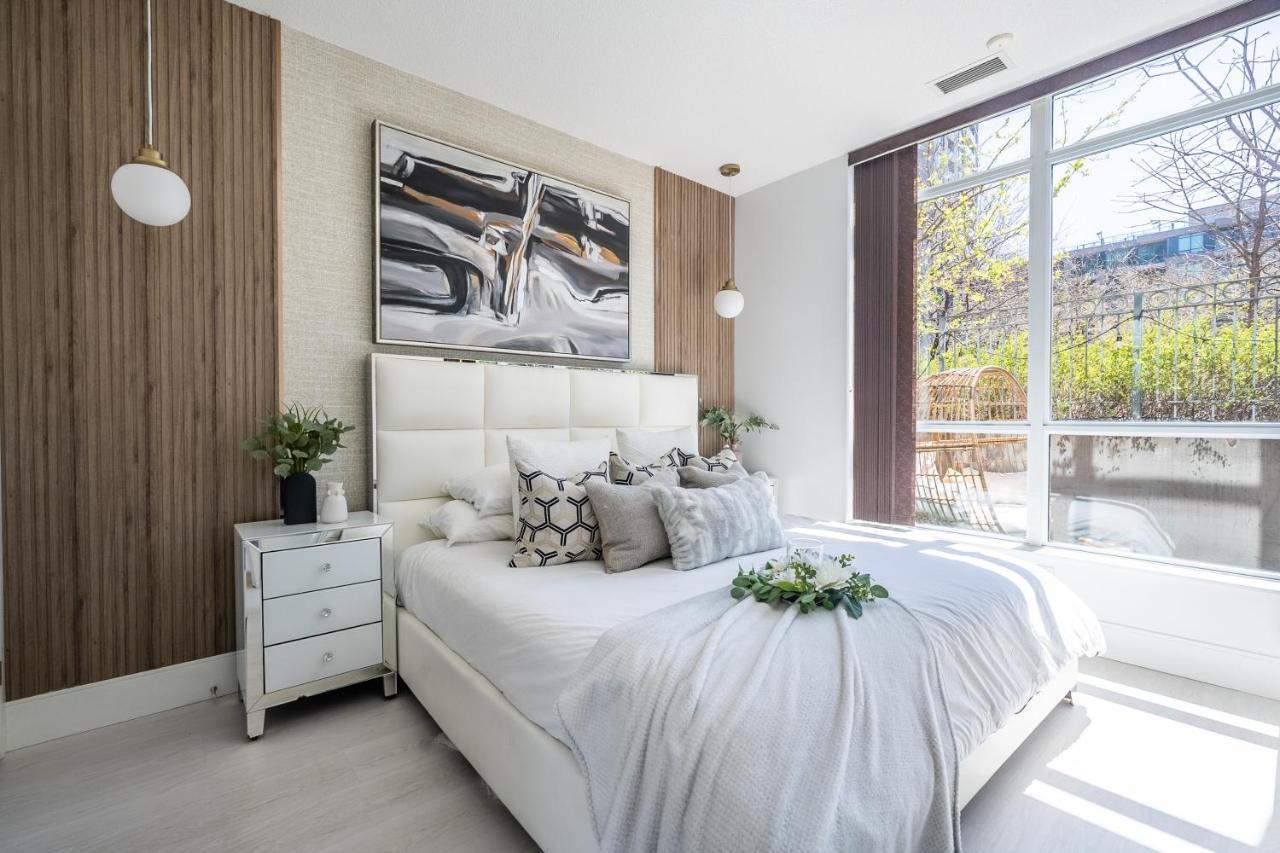 Luxury Suite With Private Patio In Downtown Toronto Exterior photo
