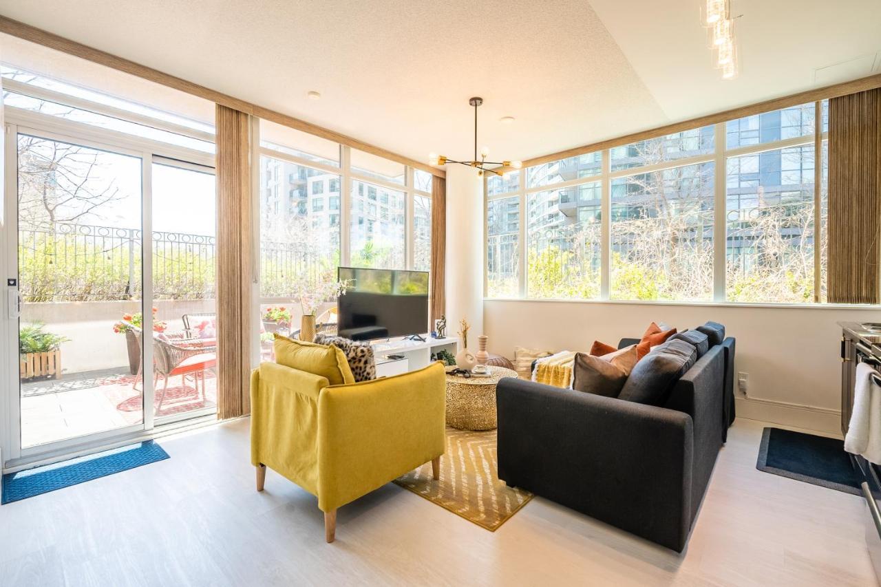 Luxury Suite With Private Patio In Downtown Toronto Exterior photo