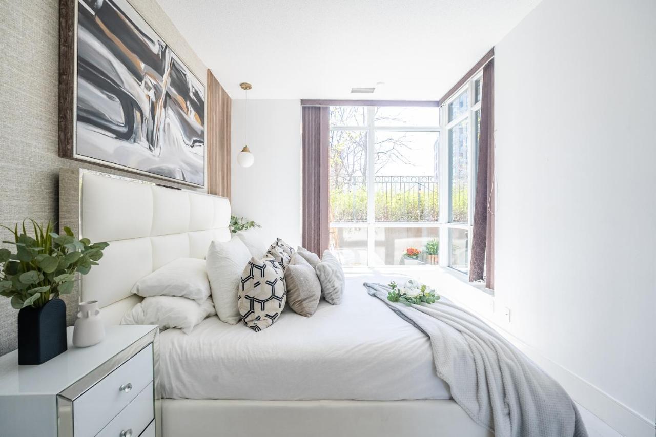Luxury Suite With Private Patio In Downtown Toronto Exterior photo