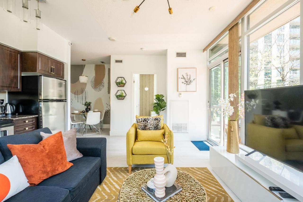 Luxury Suite With Private Patio In Downtown Toronto Exterior photo