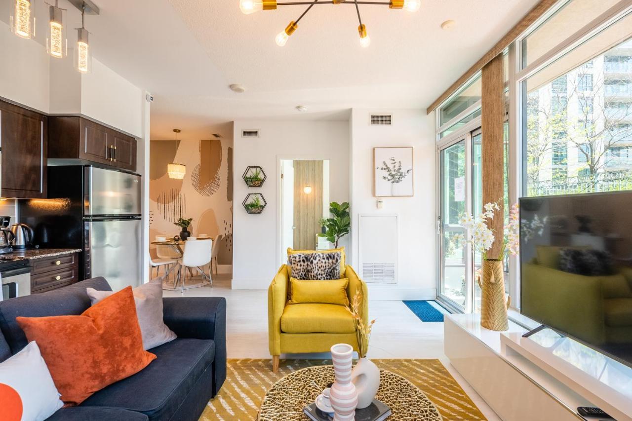 Luxury Suite With Private Patio In Downtown Toronto Exterior photo