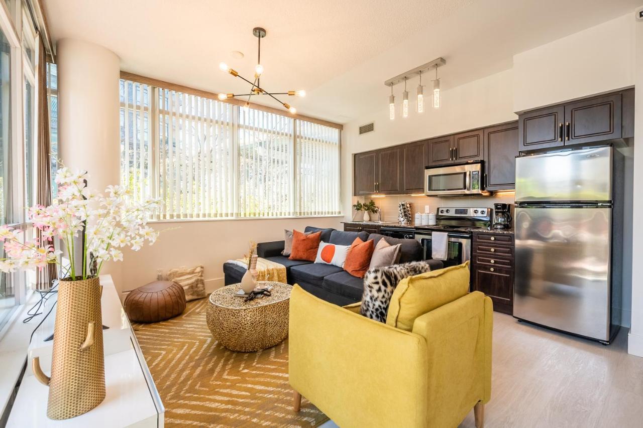 Luxury Suite With Private Patio In Downtown Toronto Exterior photo